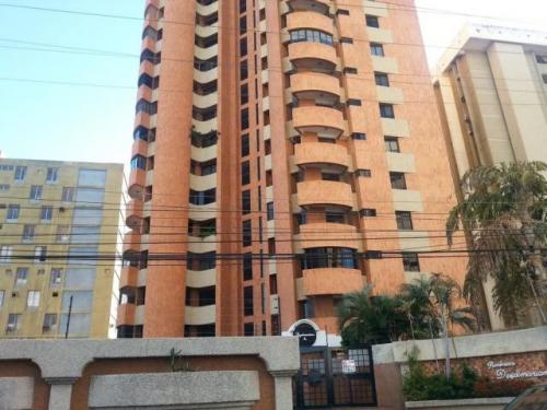 16-680 Apartamento en venta en Maracaibo, cerca de Bella Vista