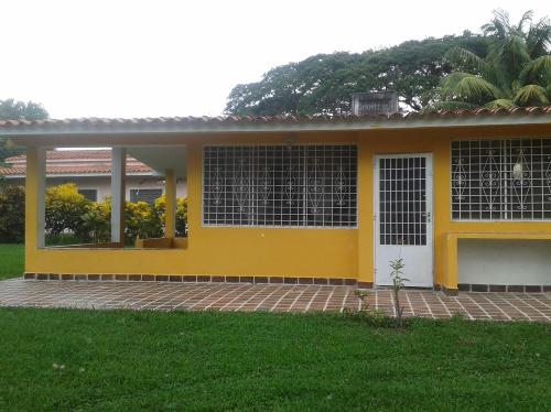 EN VENTA DOS QUINTAS EN RIO CHICO, ESTADO MIRANDA 