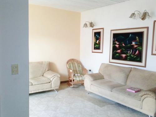 VENA DE CASA EN VILLA BRASIL