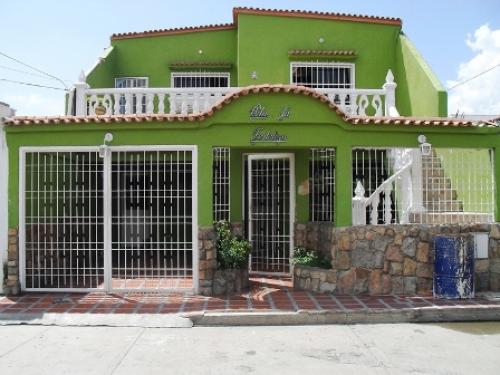 SKY GROUP VENDE  CASA EN GUACARA (LA FLORESTA) SDC-125