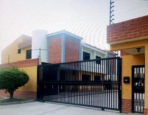 SKY GROUP VENDE TOWN HOUSE EN SAN DIEGO NATH-009