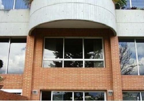 EXCELENTE OPORTUNIDAD Espectacular Apartamento Urb. Los Pomelos