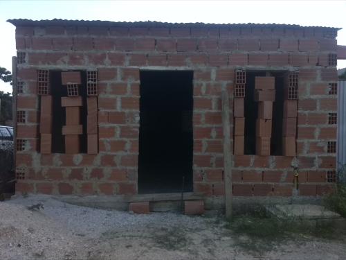 vendo casa en construcción con todo para terminarla!! negociable!!