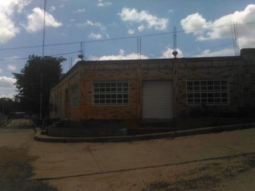 Vendo Casa con Local Comercial
