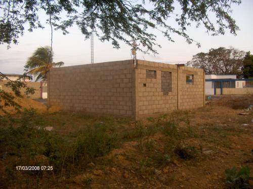 VENDO TERRENO  CON BIENECHURIA 425 MTS2