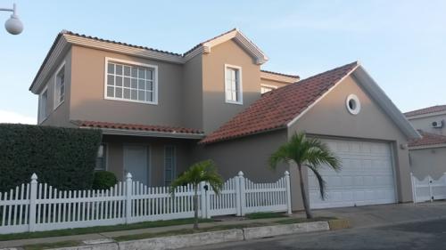 EN VENTA CASA CONJ. RESIDENCIAL PRIVADO EL SUSURRO