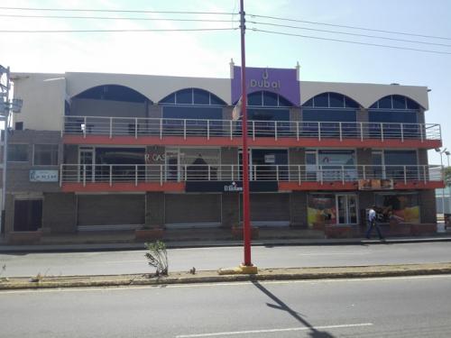  Local Av. Pinto Salinas