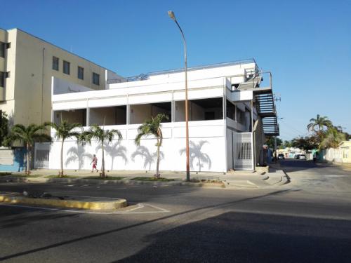  Locales Comerciales, Av. Manaure