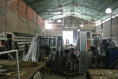 Vendo excelente galpón en el Estado Miranda Carrizal . 