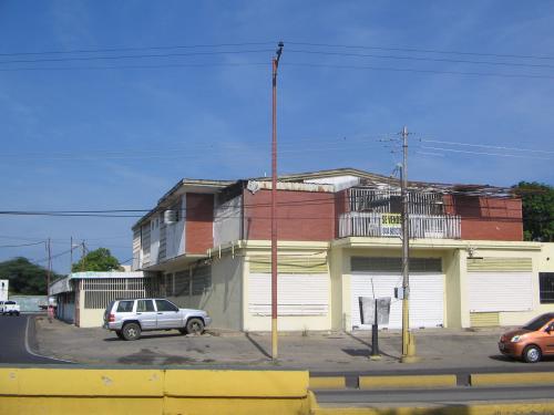 GALPÓN EN LA AV. INTERCOMUNAL DE BARCELONA.