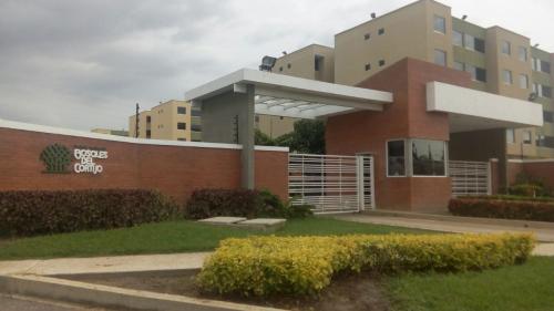 APTO. EN BOSQUES DEL CORTIJO, BARCELONA