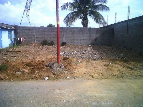 Venddo Terreno.Ubicado en Nva Republica lote 7 altos de camoruco al frente de la parada de rapiditos Araguaney