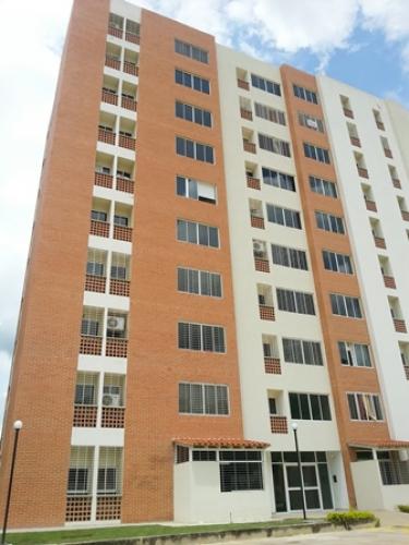 SKY GROUP VENDE  APARTAMENTO EN DORAL COUNTRY CLUB  SDA-163