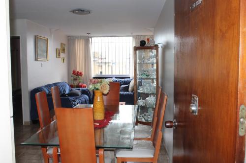 VENTA DE APTO EN LA AV.SAN ARTIN TOTALENTE AMOBLADO