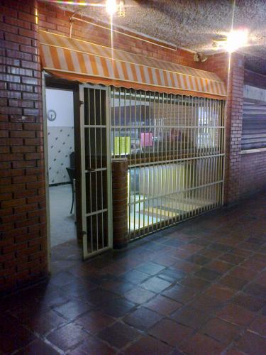 Local bien ubicado, ideal para oficina o tienda