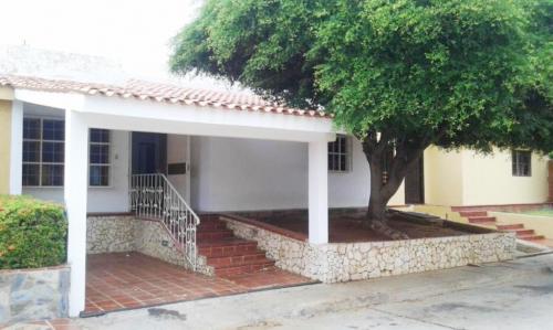 16-13294 CASA EN VENTA EN MARACAIBO, La picola