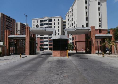 BELLO APARTAMENTO. Bosque Alto Av Fuerzas Aéreas, Maracay. Bs 63.000.000. Inf 04129672997