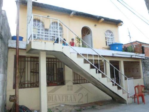 Bella Casa en La Barraca, Maracay.  Bs 25.000.000