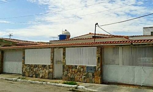 Excelente Casa de 327m2 en Ciudad Alianza Guacara 