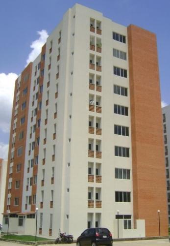 Solido Techo Vende Excelente Apartamento en Naguanagua.