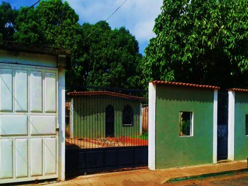 Se Vende Casa cerca de la Universidad Simón Rodríguez (Los Próceres)