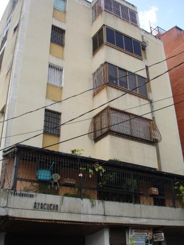 VENDO APARTAMENTO RES AYACUCHO ZON CENTRICA