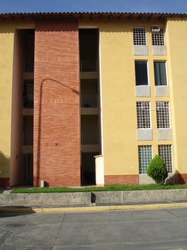 ALQUILO APARTAMENTO AMOBLADO EN CABUDARE