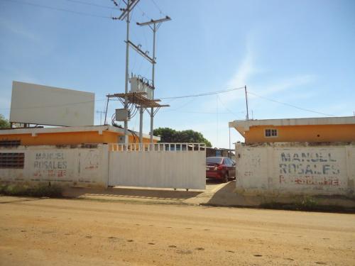 SuEspacio Bienes Raíces, C.A.  En Alquiler Galpón en Cabimas - Av. 31 Barrio Los Médanos