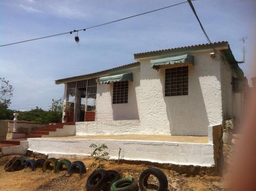 CASA CON AMPLIO TERRENO EN EL MANZANILLO