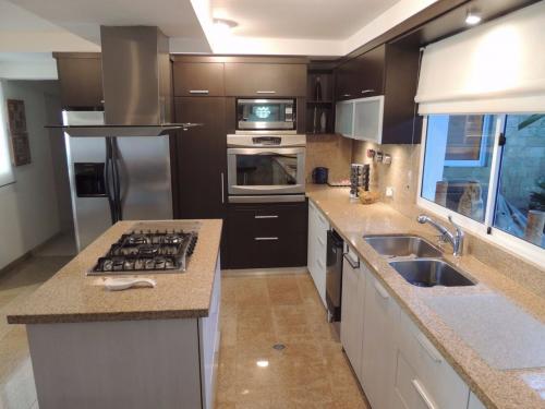 Townhouse Venta Maracaibo Sector Canta Claro Portal del Sol 06OCT