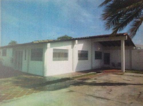 Casa Grande con Local Comercial