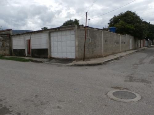  VENTA DE CASA EN ZONA OESTE DE BARQUISIMETO BUENA UBICACIÓN