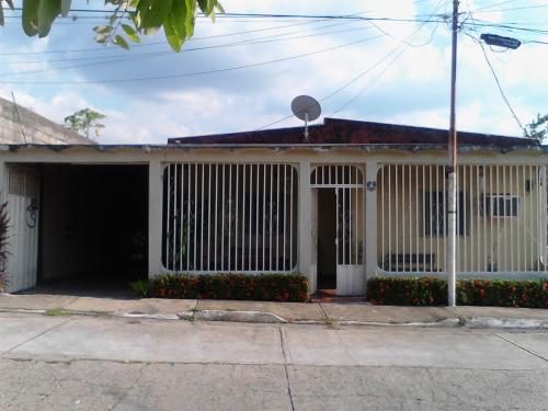 vendo casa grande en las mesas via la Grita Estado Tachira