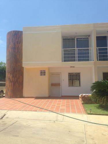 Townhouse Venta Maracaibo Fuerzas Armadas Villa NUEVE 14OCT