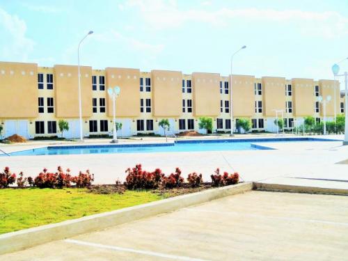 DOMUS REALTIES C.A VENDE TOWNHOUSE EN CIUDAD REAL. BARCELONA