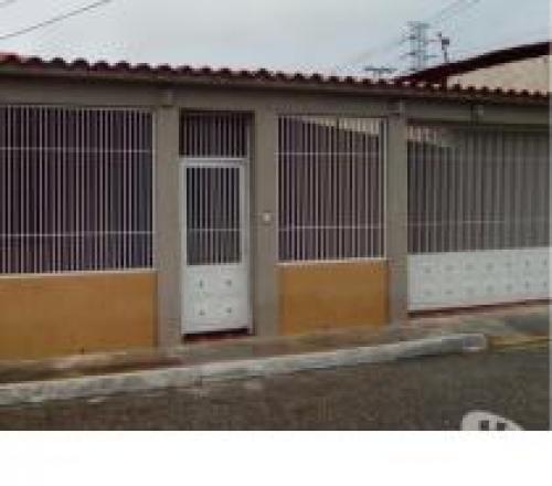 INVERSION RENTABLE Y CONFIABLE, VENDO LOE DE 5 CASAS EN CABUDARE