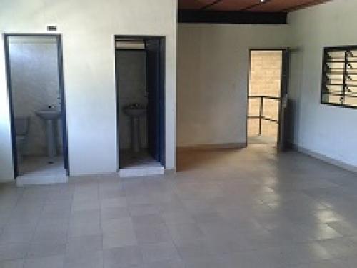 Remato Galpón de 300 Mts 2 con oficina y baños en GUATIRE