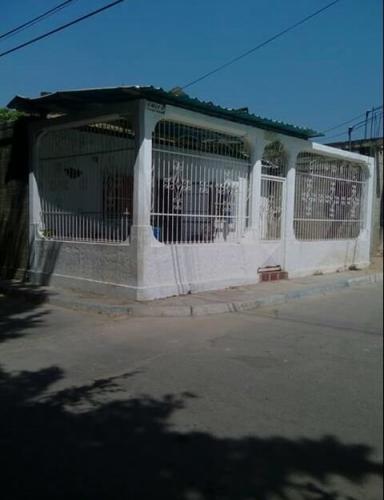 Casa en el Edo.Aragua,El Macaro, Sector la esperanza al lado de la Upel