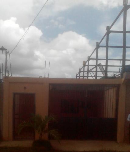 A LA VENTA CASA EN NUEVA BARCELONA, SECTOR LA ENCANTADA.