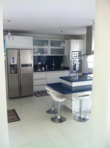 VENDO LINDO TOWNHOUSE DE PLAYA EN PORLAMAR