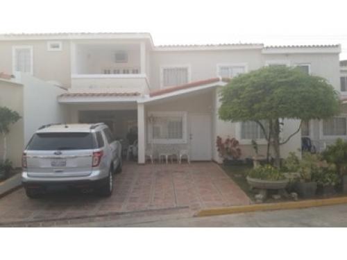 Townhouse en caminos del Doral