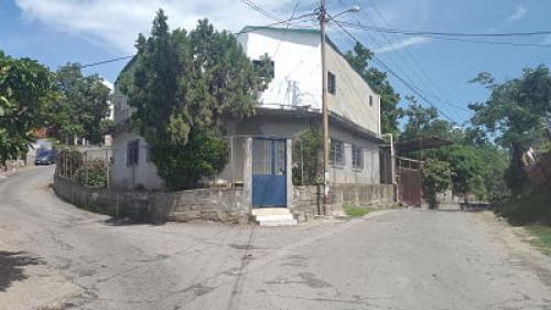 Casa Grande y Hermosa de 2 Apartamentos