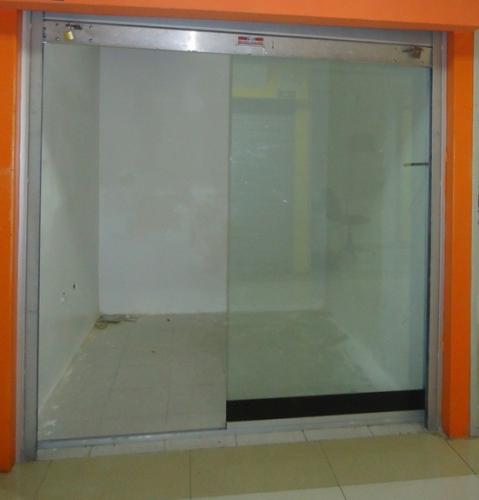 SOLID TECH, CA  VENDE MINI-LOCAL EN GRAN BAZAR SAN DIEGO.