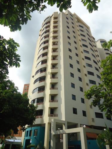 Solido Techo Vende Excelente Apartamento En Cotoperí .