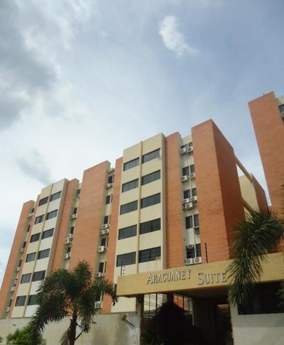 SOLIDO TECHO OFRECE BELLO APARTAMENTO QUE BUSCABAS…