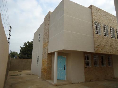 SuEspacio Bienes Raíces,C.A. En Venta, Town House en Cabimas - Sector Principal Las Delicias