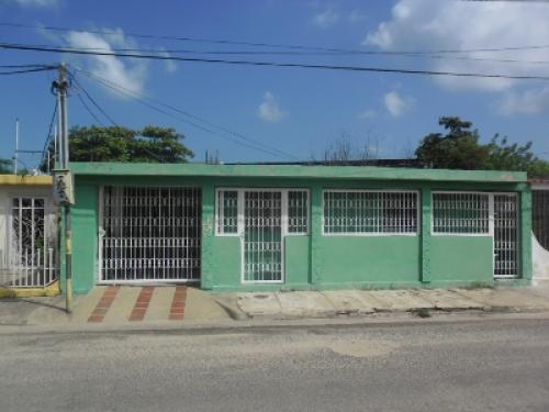 Se vende casa acepto vehículo parte de pago.