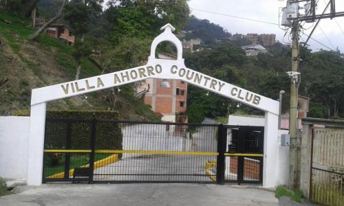 Se vende Town House de dos pisos