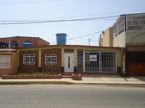 Suespacio Bienes Raíces, C.A, Vende Casa en Cabimas - Carretera K