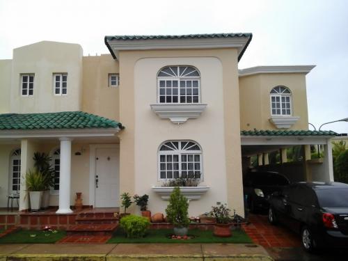 SuEspacio Bienes Raíces,C.A. En Venta, Town House en Maracaibo - Sector Milagro Norte